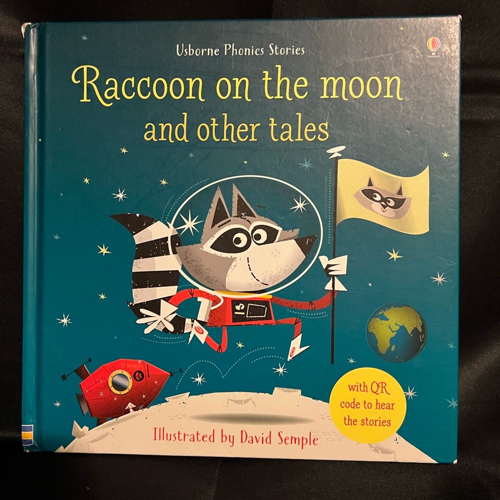 Usborne Phonic Stories “Racoon on the Moon and Other Tales”. EUC